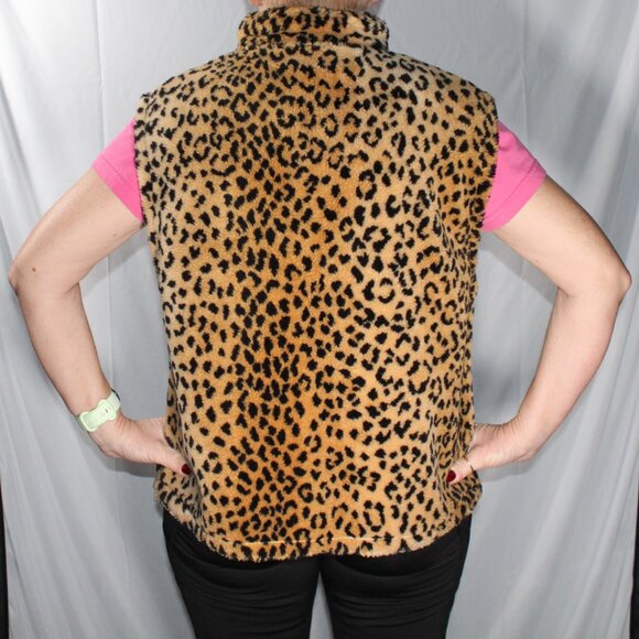 Black Mountain Medium Leopard Print Faux Fur Vest - Bold & Cozy Statement Piece - Picture 2 of 3